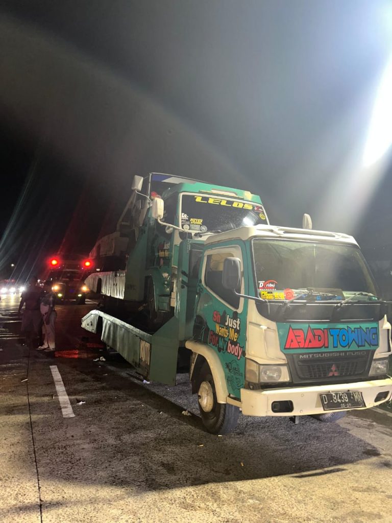 Abadi Towing | Derek Mobil Terdekat Tangerang | Towing Mobil Terdekat Tangerang | Jasa Derek Mobil 24 Jam | 081357044496